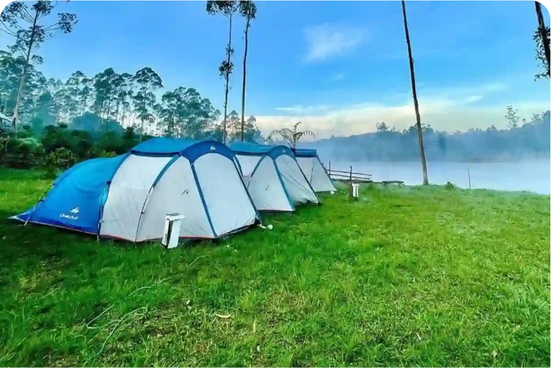 camp-riverside (1) Tour perahu danau